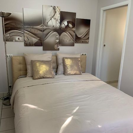 Votre Cocon En Pierre Et Son Spa En Option Gite Le Repos Des Chenes Régusse Exterior photo