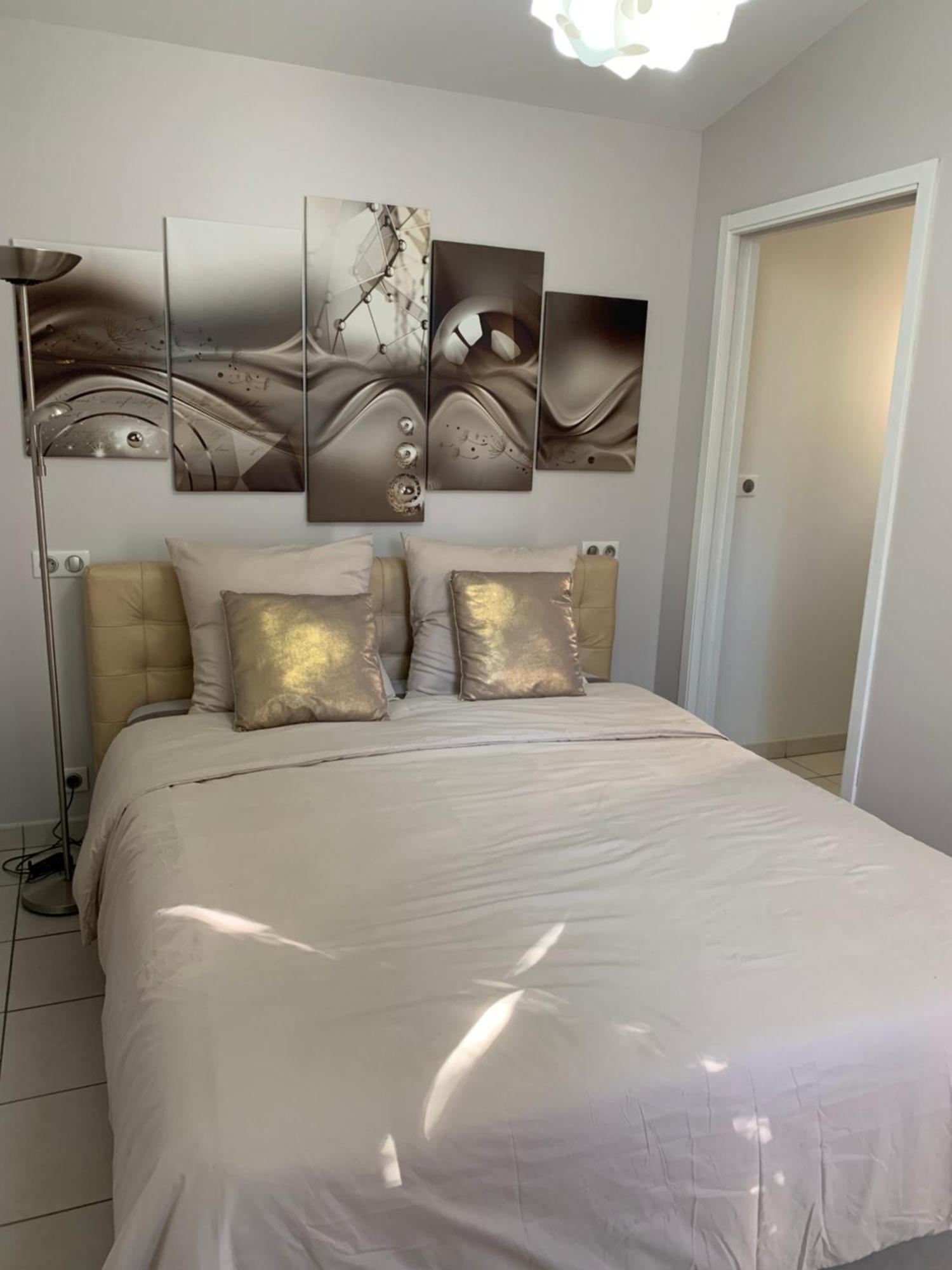 Votre Cocon En Pierre Et Son Spa En Option Gite Le Repos Des Chenes Régusse Exterior photo