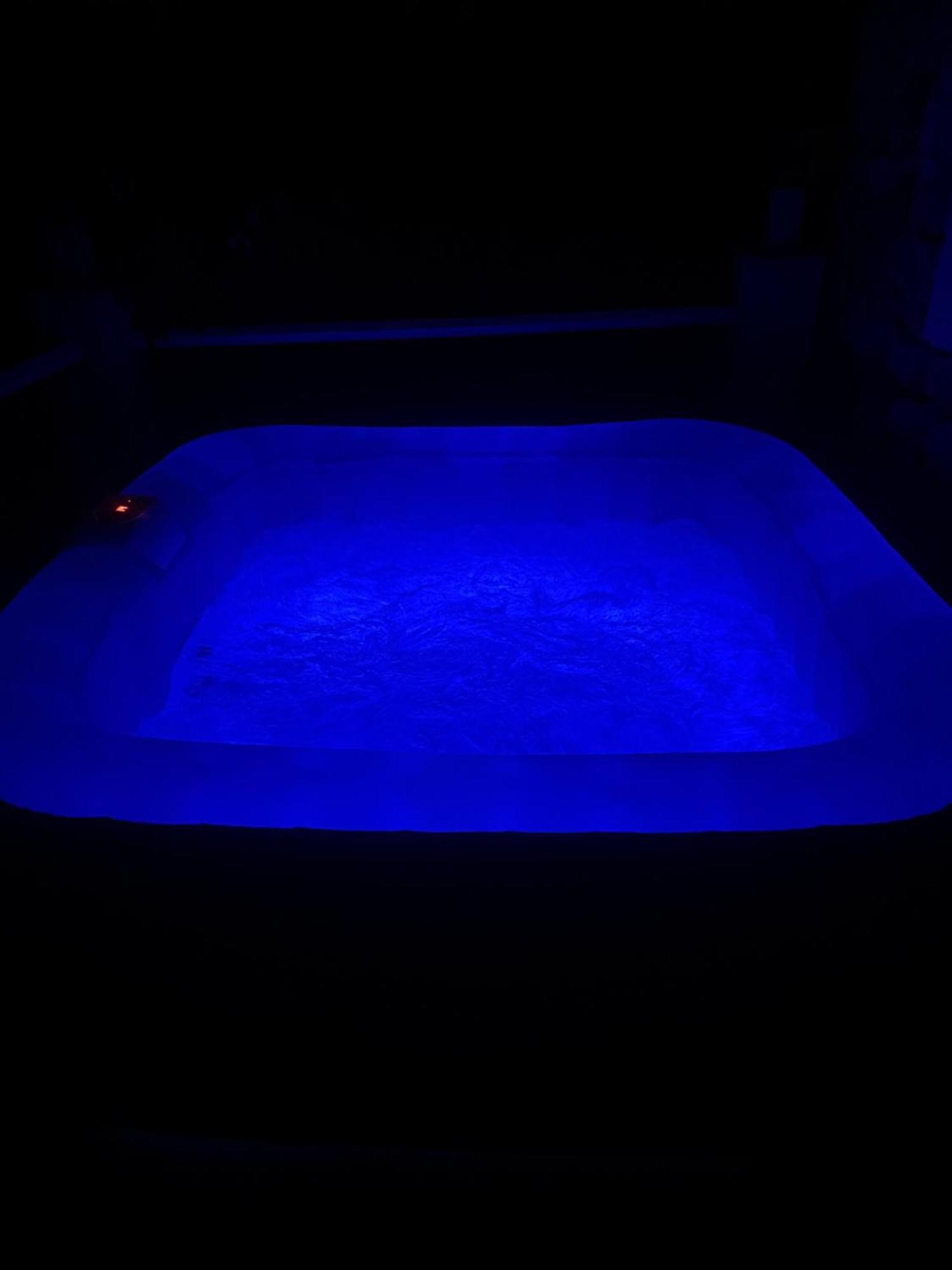 Votre Cocon En Pierre Et Son Spa En Option Gite Le Repos Des Chenes Régusse Exterior photo